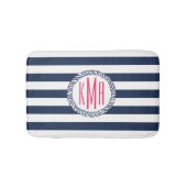Nautische Navy & White Strip mit rosa Monogramm Badematte (Vorderseite)