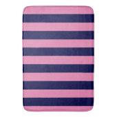 Nautische Streifen Navy Blue und Light Pink Badematte (Vorderseite Vertikal)