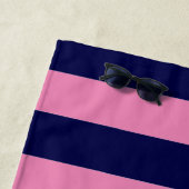 Nautische Streifen Navy Blue und Light Pink Strandtuch (Beispiel)