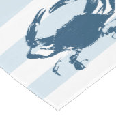 Nautische Streifen und blaue Krabben Mittelgroßer Tischläufer (Ecke)