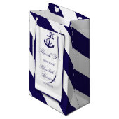 Nautische Streifen und Hochzeit des Navy Blue Anch Kleine Geschenktüte (Vorderseite Schrägansicht)