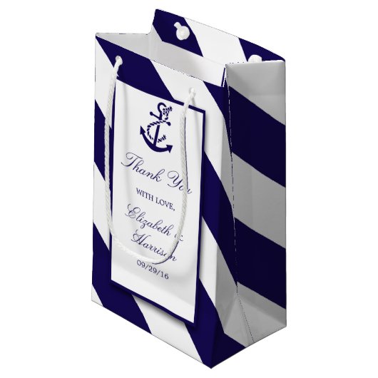 Nautische Streifen und Hochzeit des Navy Blue Anch Kleine Geschenktüte (Vorderseite Schrägansicht)