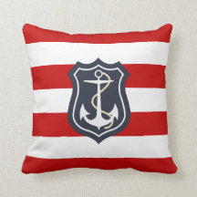 Nautischer Stil mit roten und weißen Streifen