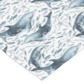 Nautisches Muster mit Delphinen und Fischen Tischdecke (Schrägansicht)