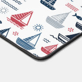 Nautisches Muster mit Segelbooten und Fischen Schreibtischunterlage (Ecke)