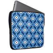 Navajo Ikat Pattern, Indigo und Denim Blue Laptopschutzhülle (Vorne Rechts)