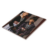 Navajo-Mädchen vor Flagge Fliese (Seite)