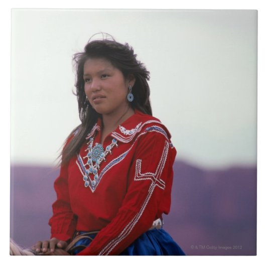 Navajo-Mädchen zu Pferd Fliese (Vorderseite)