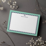 NAVI & HELLBLAU Klassischer Monogramm-Doppelrahmen Mitteilungskarte<br><div class="desc">Erhalten Sie einen professionellen Look mit unseren formellen und eleganten personalisierten Schreibwaren-Flatcards mit Ihrem Monogramm und Ihrem Namen darunter in Sans Serif-Schriftart, kombiniert mit eleganter Open-Face-Schriftart, umrahmt von einem schicken navyblauen Doppelrand auf hellblauem Hintergrund. Das Monogramm und der Name können leicht personalisiert werden, ebenso wie die Farbe, um ein Design...</div>