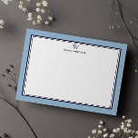 NAVI & STÄUBIG BLauES Klassisches Monogramm Doppel Mitteilungskarte<br><div class="desc">Erhalten Sie einen professionellen Look mit unseren formellen und eleganten personalisierten Briefpapier-Flatcards mit Ihrem Monogramm und Ihrem Namen darunter in Sans Serif-Schriftart, kombiniert mit eleganter Open-Face-Schriftart, umrahmt von einer schicken navyblauen Doppellinie auf stäubig blauem Hintergrund. Das Monogramm und der Name können leicht personalisiert werden, ebenso wie die Farbe, um ein...</div>