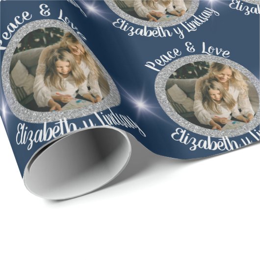 Navidades Foto Round Silver y Stars Blue Geschenkpapier (Rolleneckpunkt)