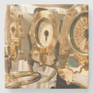 Navigationsmessgeräte und Instrumente auf Steinuntersetzer