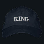 Navy Adjustable Hat mit kühlem KING Atemberaubend  Bestickte Baseballkappe<br><div class="desc">Erstellen Sie eine Anweisung mit der benutzerdefinierten,  druckbaren,  anpassbaren Knöpfe. Die lebhafte Marinefarben und die fette "KING" Stickerei verleihen dem Ganzen einen herausragenden Look,  während der verstellbare Gurt für jeden Träger eine perfekte Passform bietet. Ideal für den Alltag,  sowohl praktisch als auch modern.</div>