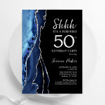 Navy Agate Silver Black Überraschung 50. Geburtsta Einladung<br><div class="desc">Navy blau,  schwarz und silber agate überrascht 50. Geburtstag Einladung. Elegantes modernes Design mit königsblauen Aquarellfarben,  marmorgeode Hintergrund,  Imitats Glitzer Silber und Typografie Drehbuch Schriftart. Die trendige Einladungskarte eignet sich perfekt für eine stilvolle Damenfeier. Gedruckte Zazzle-Einladungen oder Sofortdownload digitaler Druckvorlage.</div>