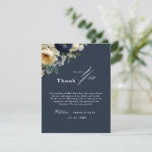 Navy Blau Floral & Pfingstrosen Hochzeits-Dankesch Einladung (Stehend Vorderseite)