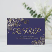 Navy Blau mit Elegant Gold Lace Wedding RSVP Karte (Stehend Vorderseite)
