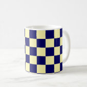Navy-Blau und Gelb Schachbrettmuster Kaffeetasse (VorderseiteRechts)