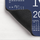 Navy Blau und Weiß Monogramm 2026 Kalender Mousepad (Ecke)