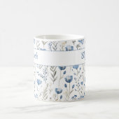 Navy Blau Wasserfarbe Wildblumen Mohn Custom Name Kaffeetasse (Mittel)