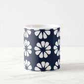 Navy Blau Weiße Blüten Kaffeetasse (Mittel)