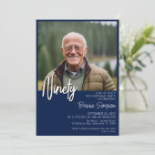 Navy Blue 90. Geburtstag Foto Einladung (Stehend Vorderseite)
