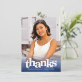 Navy Blue Abschluss Foto fett moderner Typografie Dankeskarte (Stehend Vorderseite)