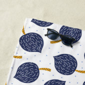 Navy Blue Abstrakt Flying Bomb Fruchtmuster Strandtuch (Beispiel)