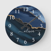 Navy Blue Agate Geode Gold Monogram Large Clock Runde Wanduhr (Vorderseite)