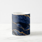 Navy Blue Agate Geode Monogram Modern Kaffeetasse (Mittel)