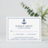 Navy Blue Anchor Monogram Nautical Wedding RSVP Karte (Stehend Vorderseite)