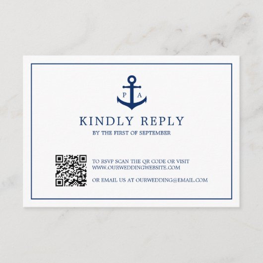 Navy Blue Anchor Monogram QR Code Nautical Wedding RSVP Karte (Vorderseite)