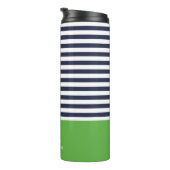 Navy Blue and Green Chic Stripes Heft Monogram Thermosbecher (Nach rechts gedreht)