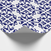 Navy Blue and White Damask Muster Geschenkpapier (Ecke)