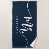 Navy Blue and White New Groom Personalisiert Strandtuch (Vorderseite)