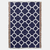 Navy Blue and White Quatrefoil Pattern Decke (Vorderseite Vertikal)