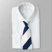 Navy Blue and White Stripes Krawatte (Gebunden)