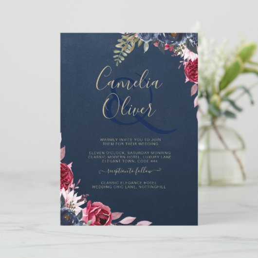 Navy Blue Berry Floral Burgundy Winter Fall Einladung (Stehend Vorderseite)