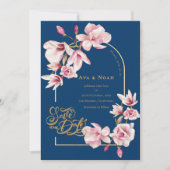 Navy Blue Blush Pink Magnolia Floral Save the Date Einladung (Vorderseite)