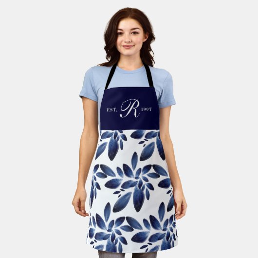 Navy Blue Botanical Foliage Mit Monogramm Schürze (Getragen)