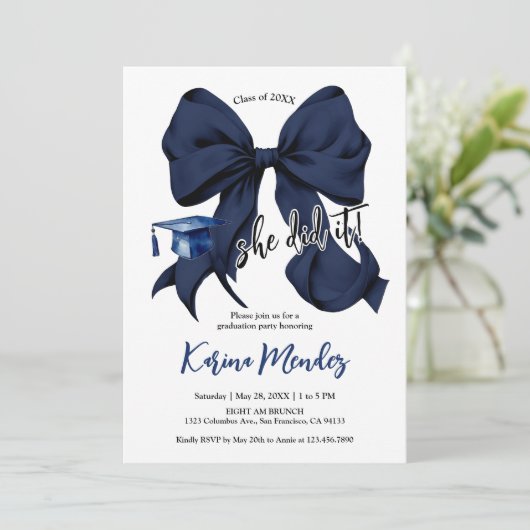 Navy Blue Bow Grad Party Einladung (Stehend Vorderseite)