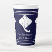 Navy Blue Coastal Nautical Stingray Manta Ray Milchtasse (Vorderseite)