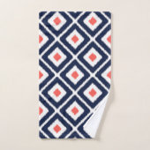 Navy Blue, Coral, White Ikat Diamond Pattern Badhandtuch Set (Handtuch)