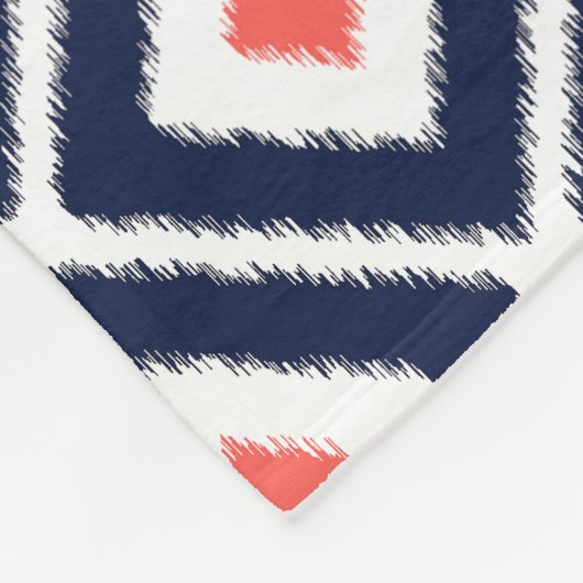Navy Blue, Coral, White Ikat Diamond Pattern Fleecedecke (Ecke)
