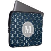 Navy Blue Cream Anchor Muster Grau Monogramm Laptopschutzhülle (Vorne Rechts)