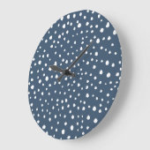 Navy Blue Dalmatian Spots, Dalmatian Dots, Dotted Große Wanduhr (Winkel)