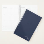 Navy Blue Elegant Einfach Minimalistisch Personali Planer<br><div class="desc">Navy Blue Elegant Einfaches Minimalistisches Personalisiertes Notebook mit Ihrem Namen und Jahr in modernem Drehbuch. Unser Planer ist hier, um Ihnen zu helfen, Ihre Ziele zu erreichen. Es bietet eine Möglichkeit, organisiert bleibe und über Ihr Leben nachzudenken. Mit einem einfachen undatierten Design können Sie diesen Planer für jeden Anlass nutzen:...</div>