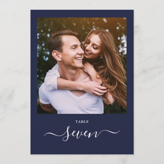 Navy Blue Elegant Script Foto Tischnummer (Vorderseite)