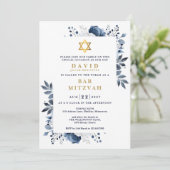Navy Blue Floral Botanische Bar Mitzvah Bat Mitzva Einladung (Stehend Vorderseite)
