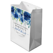 Navy Blue Floral Brautparty Medium Geschenktasche Mittlere Geschenktüte (Rückseite Schrägansicht)