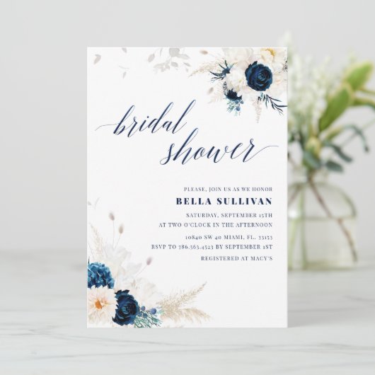Navy Blue Floral Bridal Shower Einladung (Stehend Vorderseite)